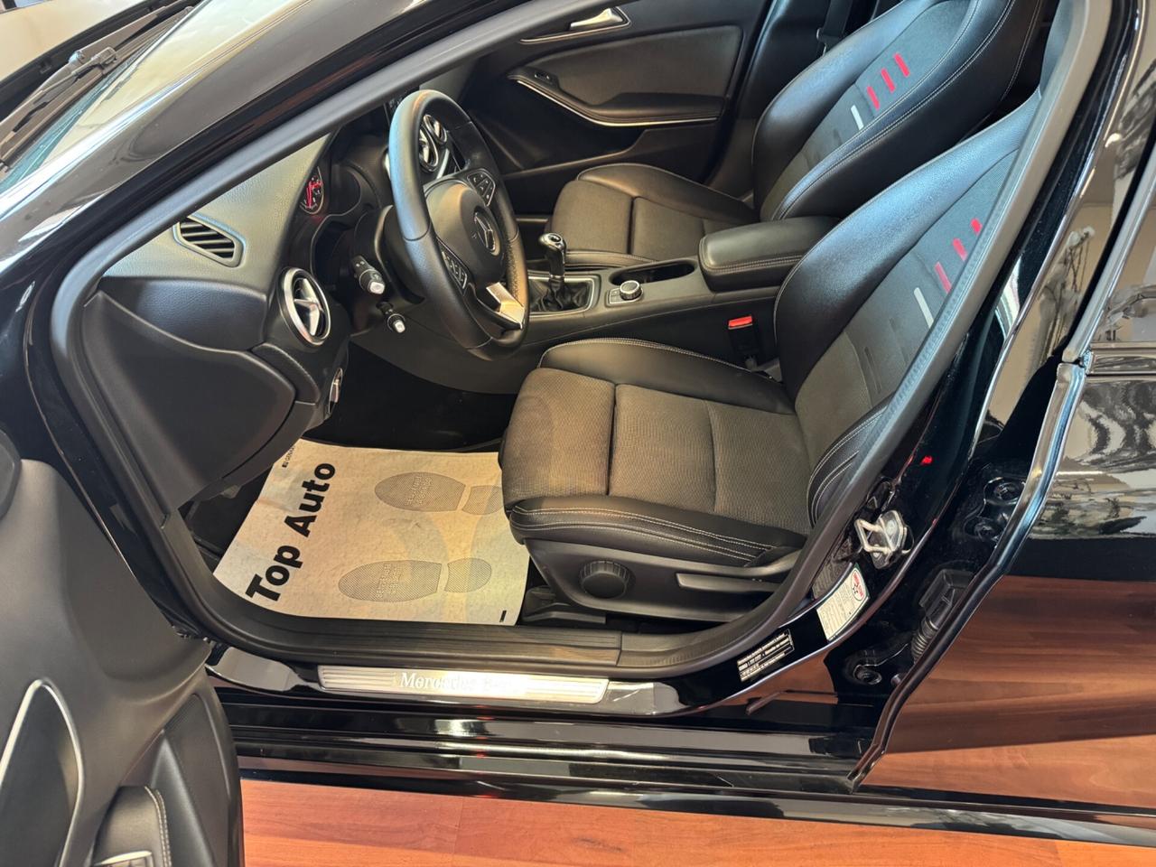 MERCEDES-BENZ A 180 d PREMIUM AMG - 2018