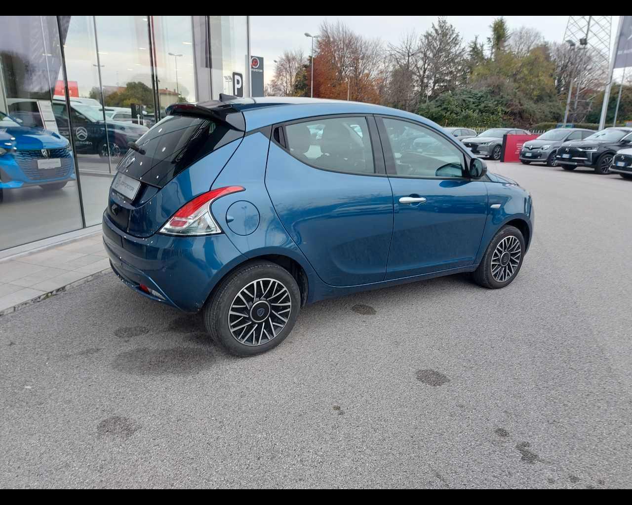 LANCIA Ypsilon 3ª serie - Ypsilon 1.0 FireFly 5 porte S&S Hybrid Gold