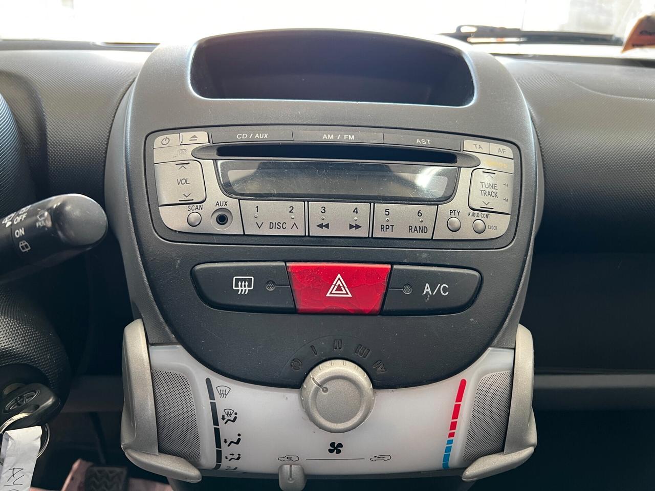 Toyota Aygo 1.0 12V VVT-i 5 porte Sol