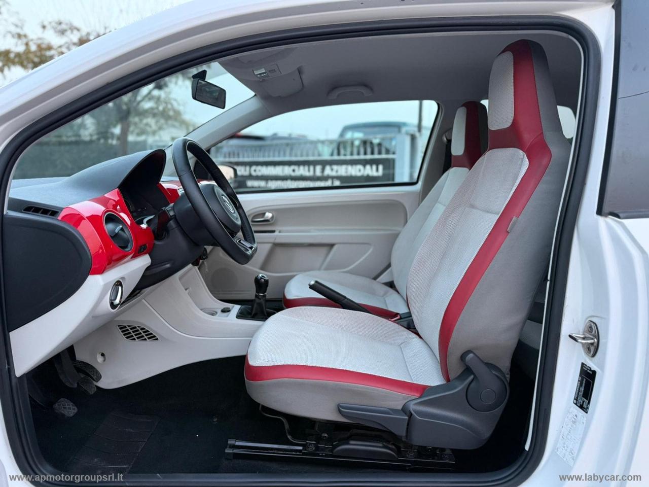 VOLKSWAGEN 1.0 75 CV 5p. high up!