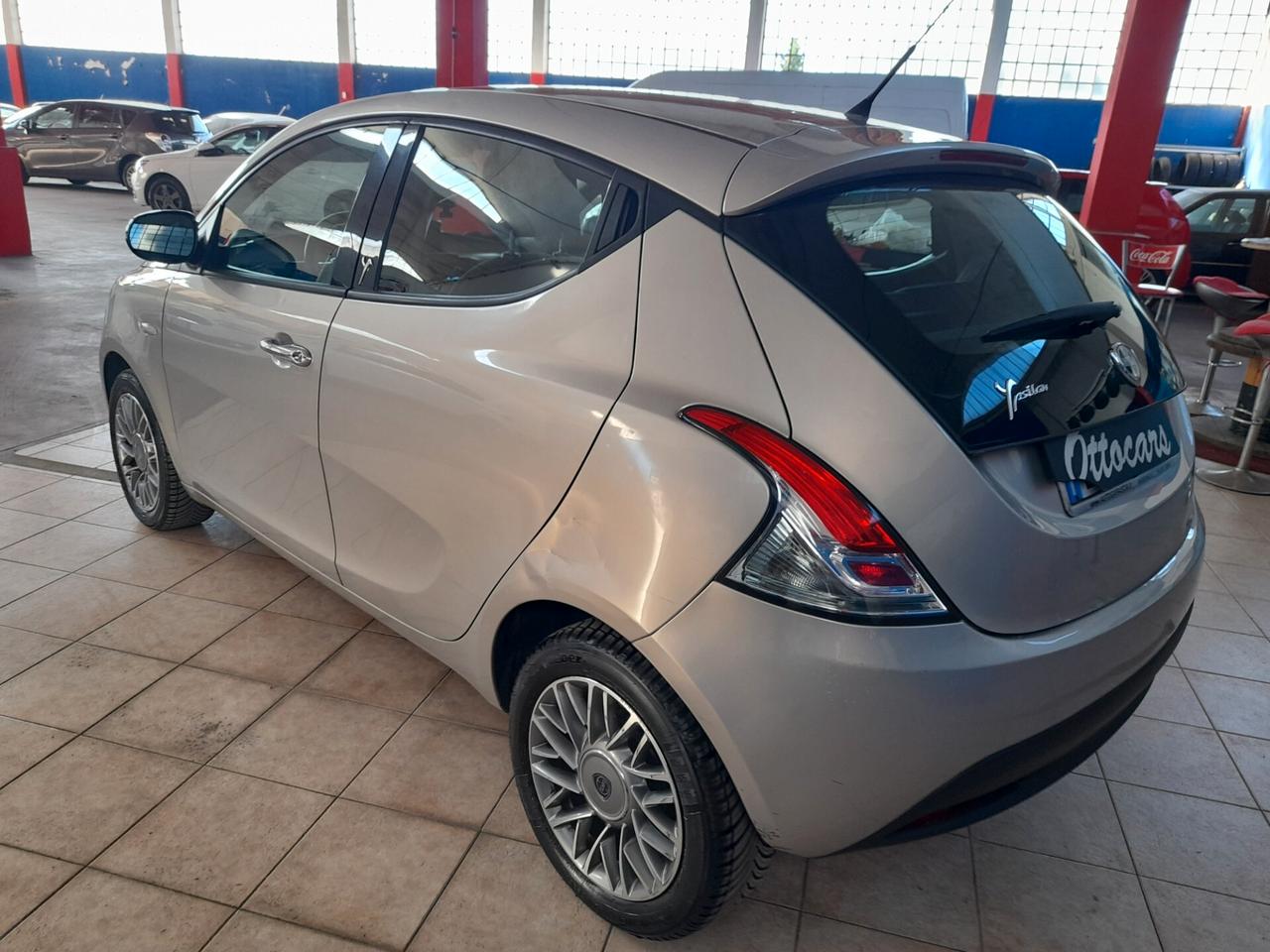 Lancia Ypsilon 1.2 69 CV 5 porte S&S Platinum