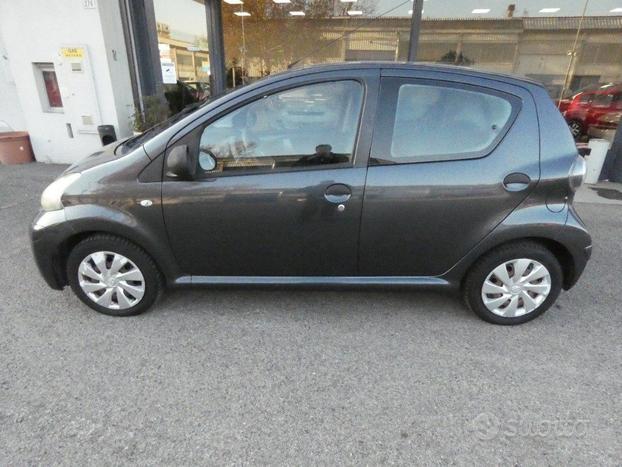 TOYOTA Aygo 1.0 12V VVT-i 5 porte Active Connect