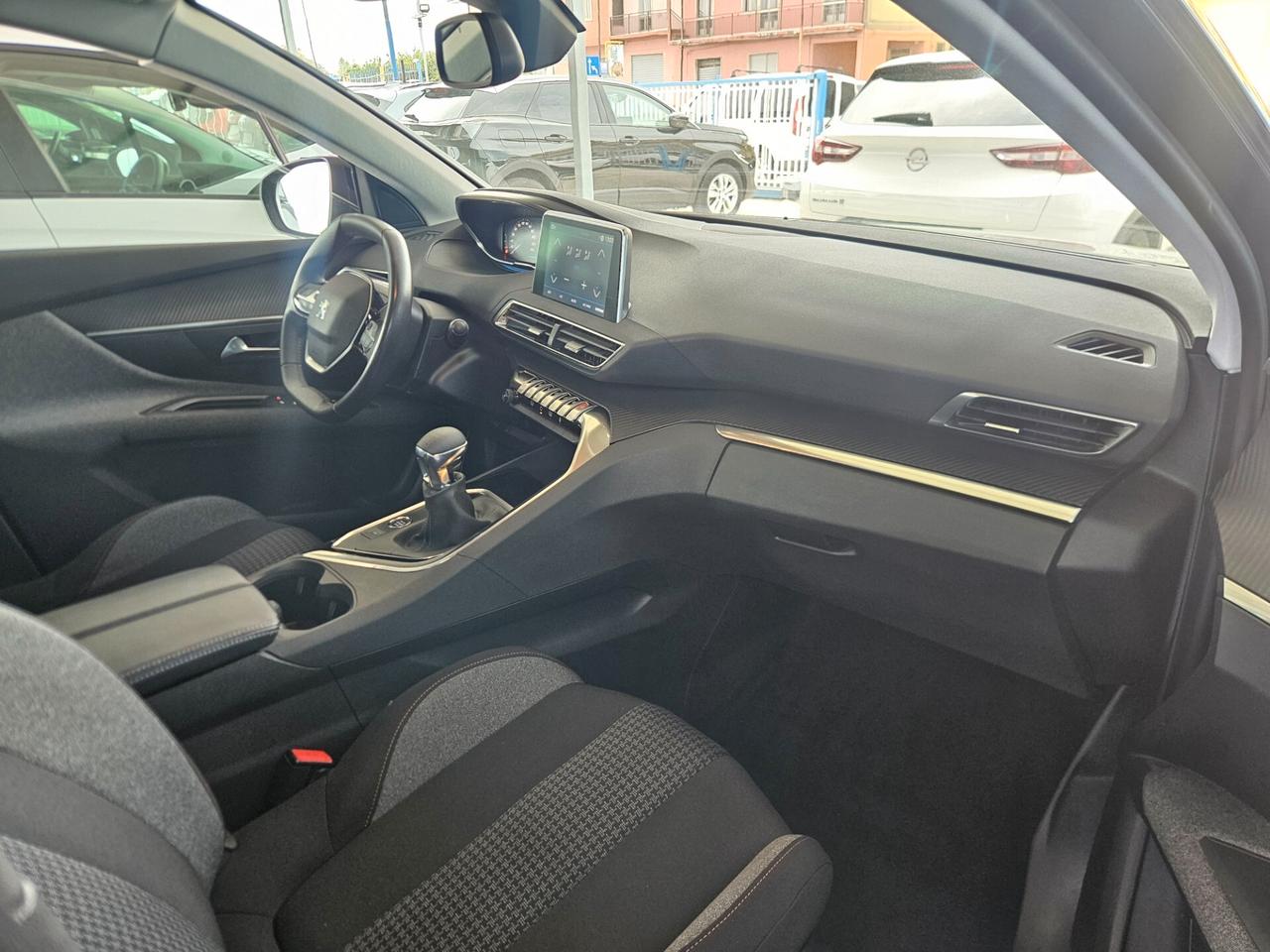 Peugeot 3008 BlueHDi 130 S&S Business Pack