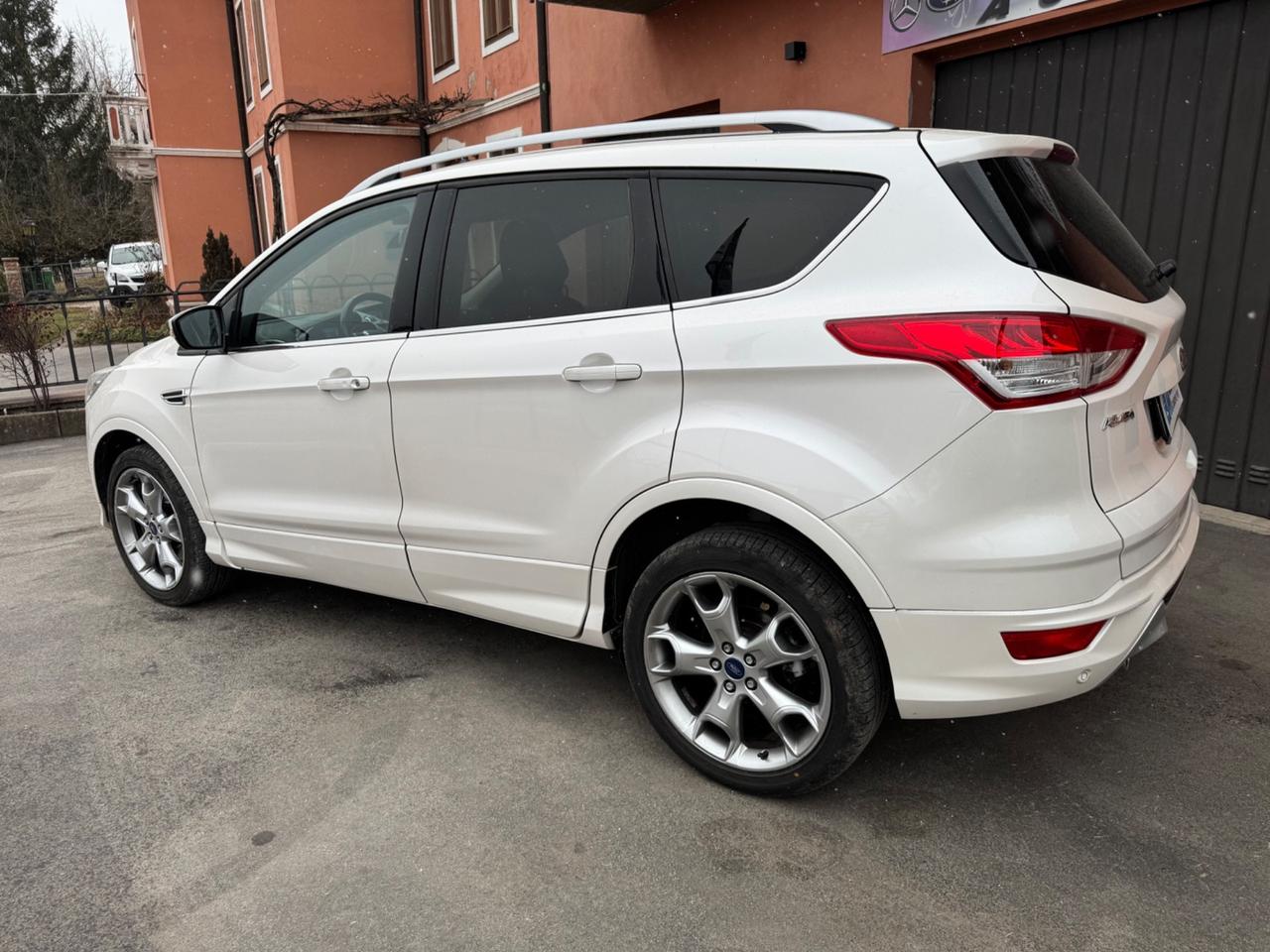 Ford Kuga 2.0 TDCI 180 CV S&S 4WD Powershift Titanium X