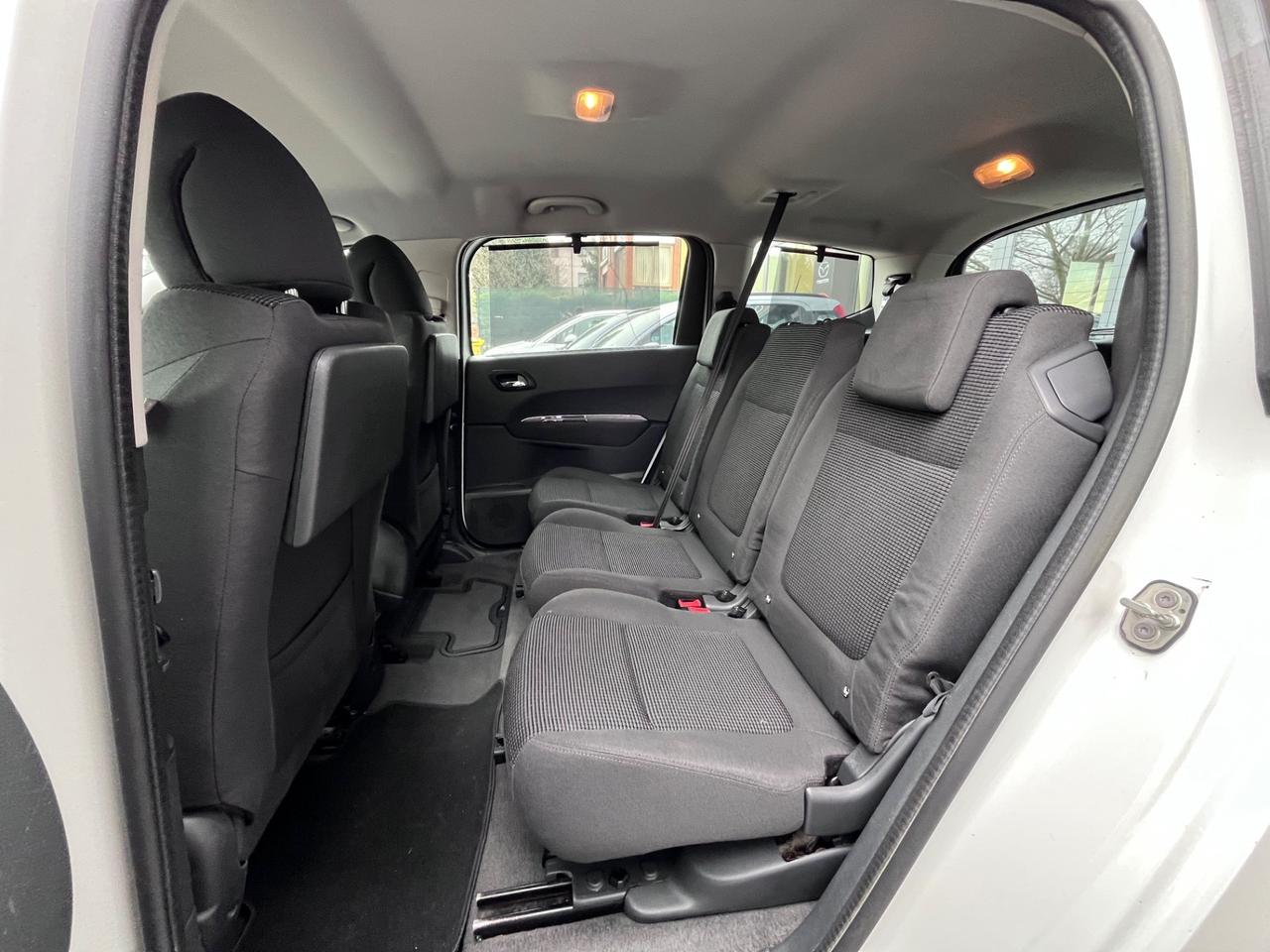 Peugeot 5008 2.0 HDi 150CV Active