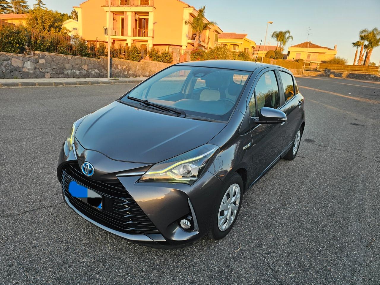 Toyota Yaris 1.5 Hybrid 5 porte Active