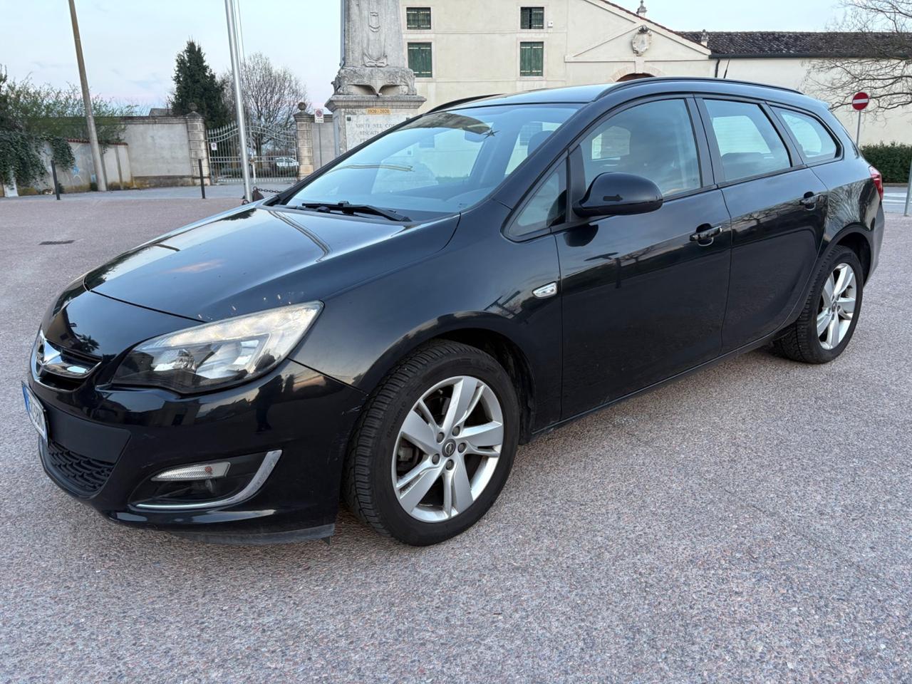 Opel Astra 1.7 CDTI 110CV Sports anno 2013