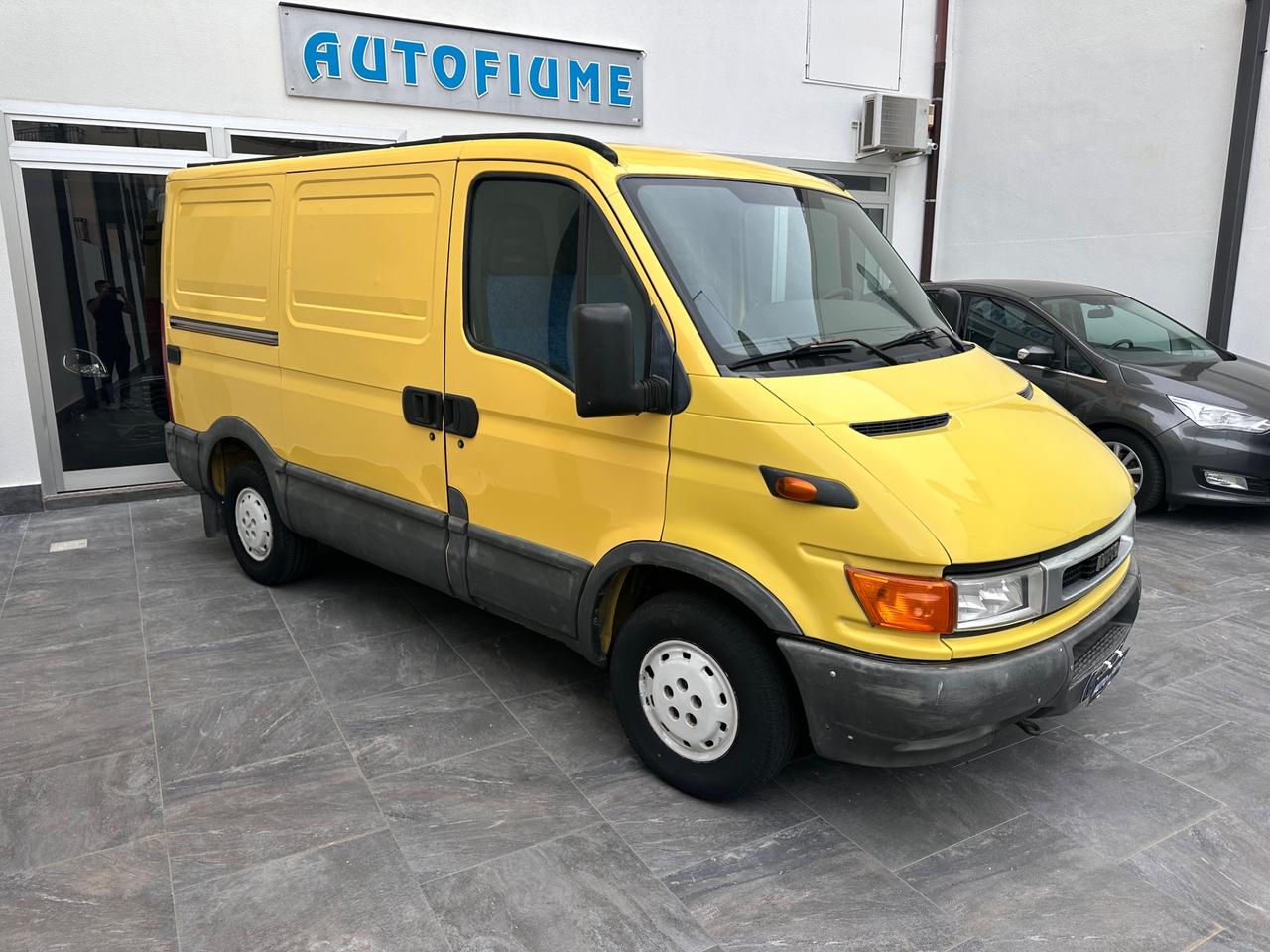 Iveco Daily 35S11 2.8 TDI PM Cabinato