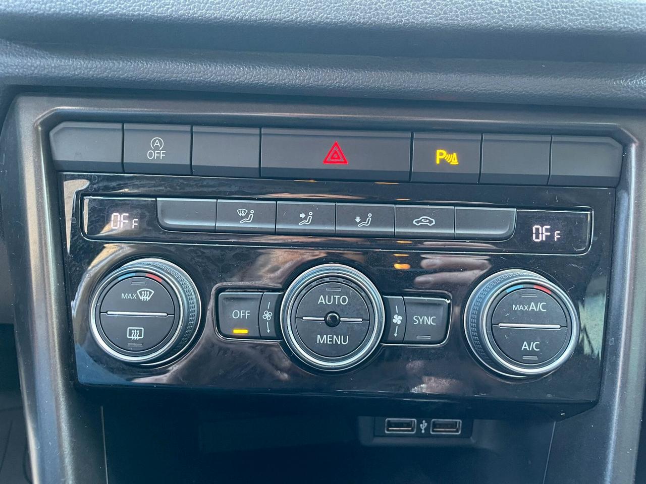 VOLKSWAGEN T-ROC 1.6.TDI STYLE 116cv "COCKPIT"