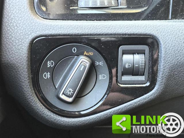 VOLKSWAGEN Golf TGI 110CV Highline DSG