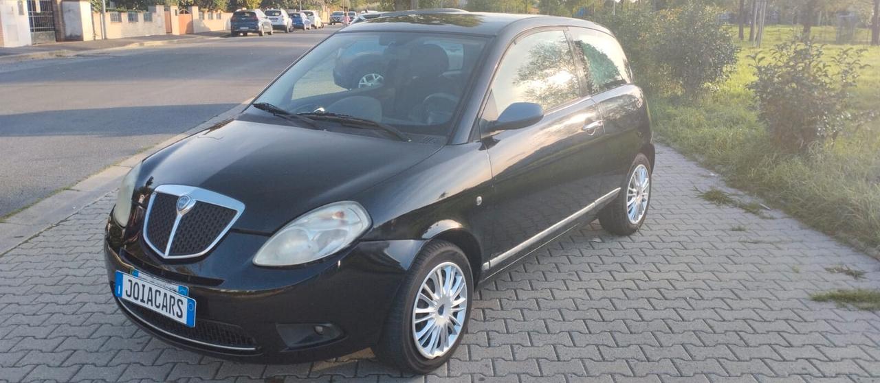 Lancia Ypsilon 1.4 Argento