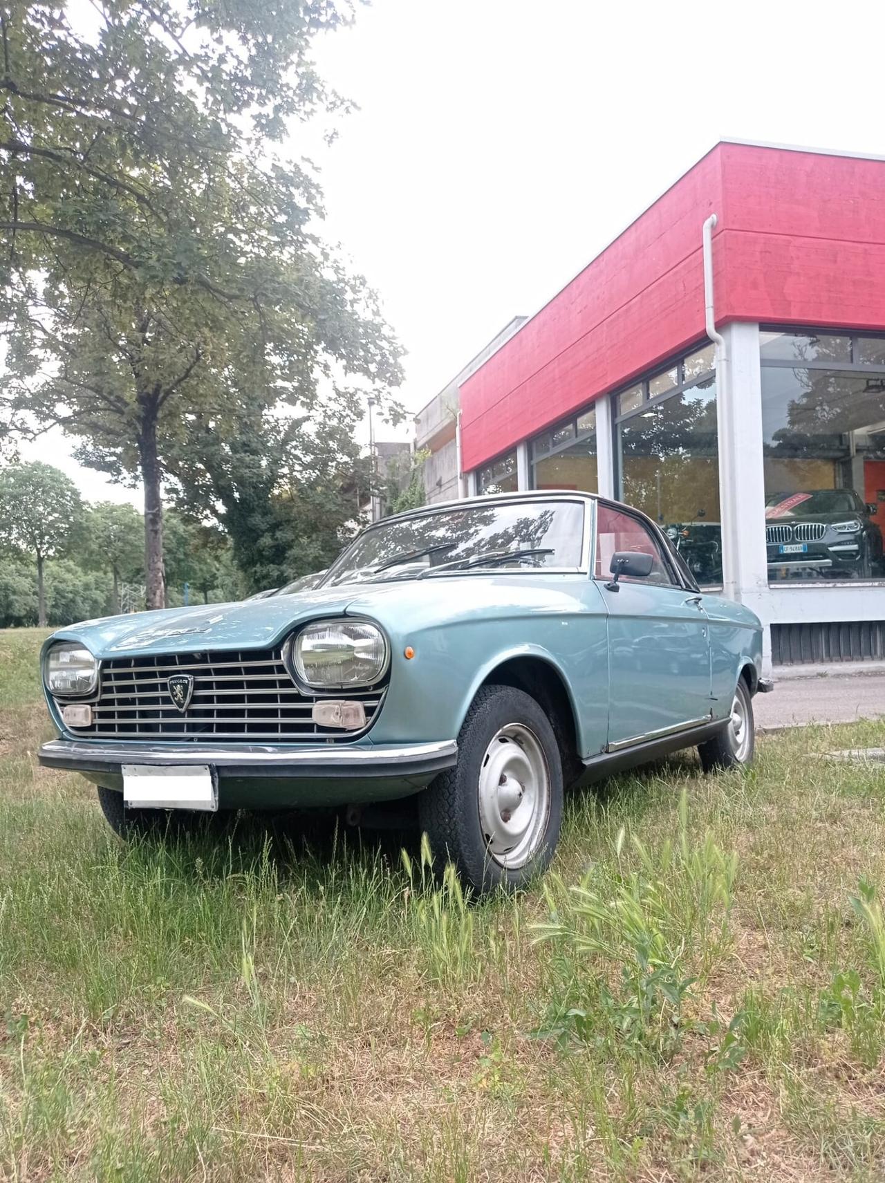 Peugeot 204 cabriolet con hard top