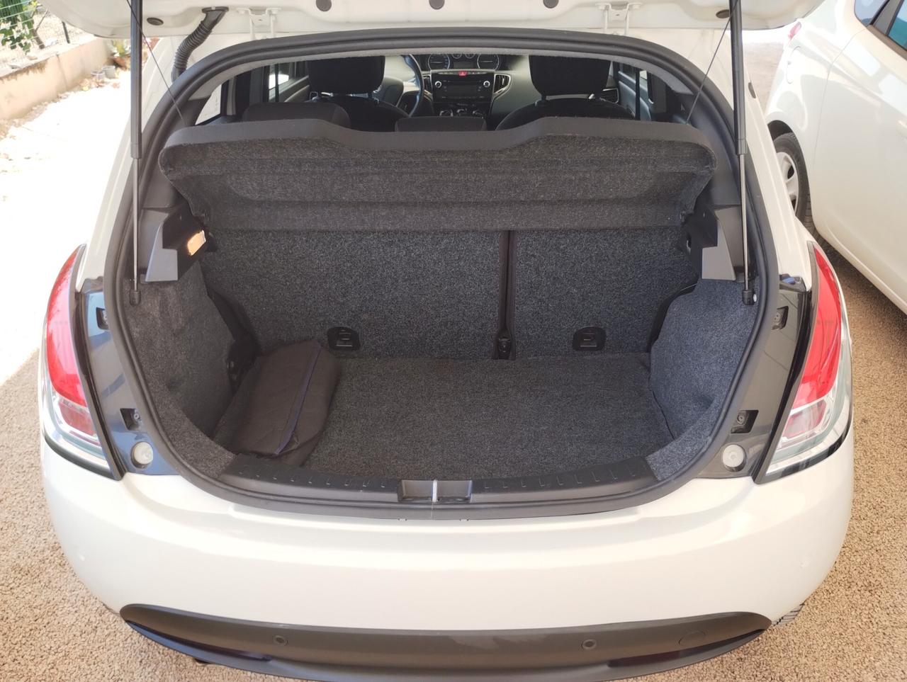 Lancia Ypsilon 1.2 69 CV GPL Ecochic Platinum