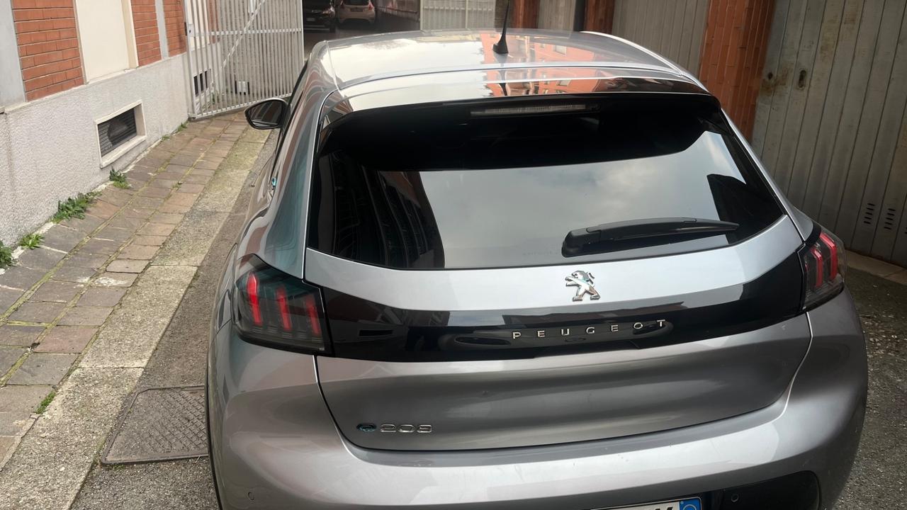 Peugeot 208 motore elettrico 136 CV 5 porte Active Pack