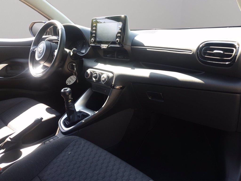 TOYOTA Yaris 1.0 active del 2022