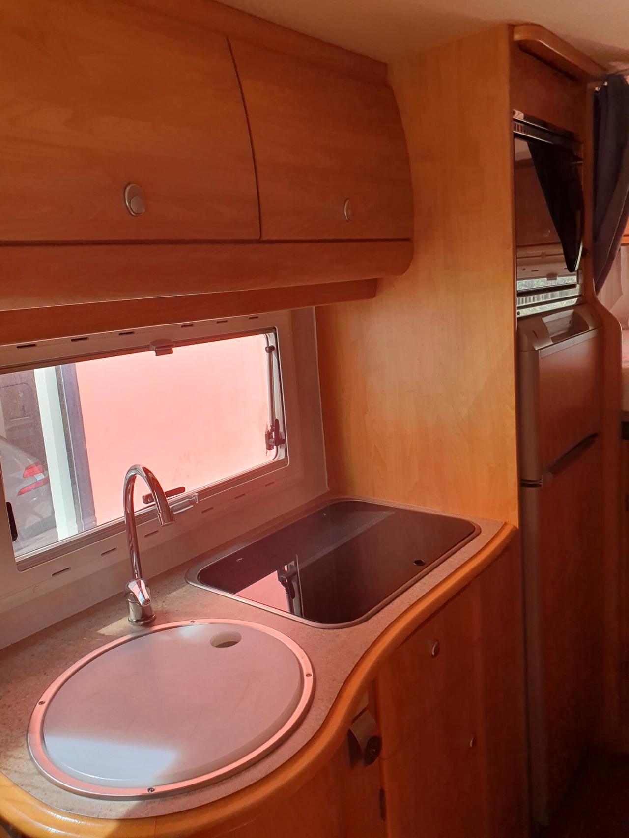 Camper challenger semi integrale Ford transit 2003