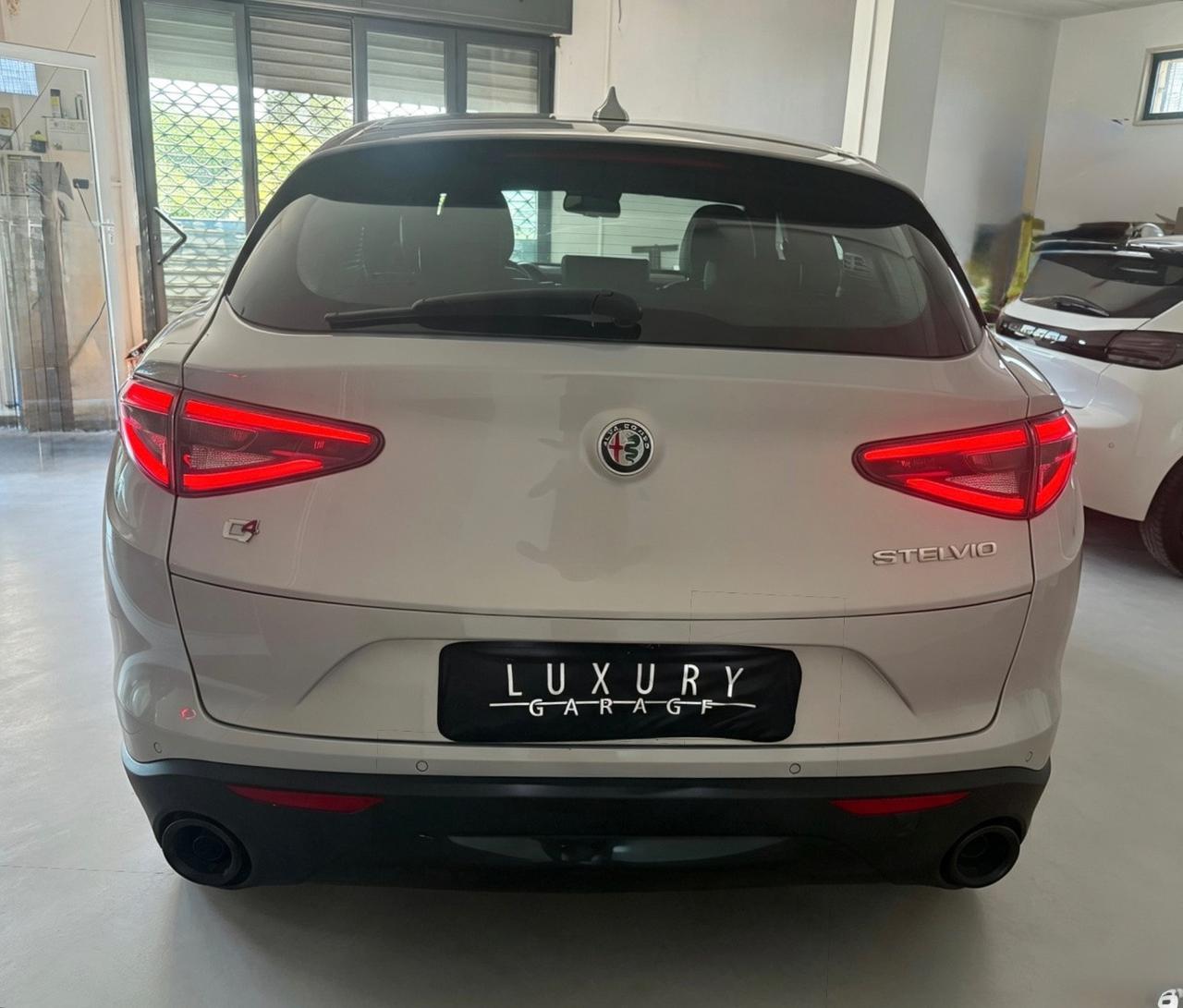 Alfa Romeo Stelvio 2.2 t Sprint Q4 210cv auto