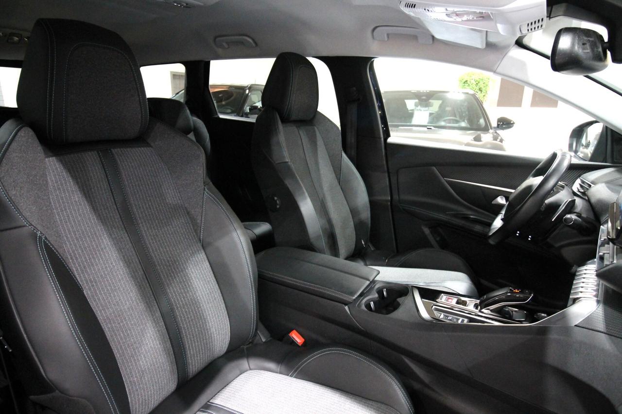 PEUGEOT 5008 1.5 130 CV ALLURE