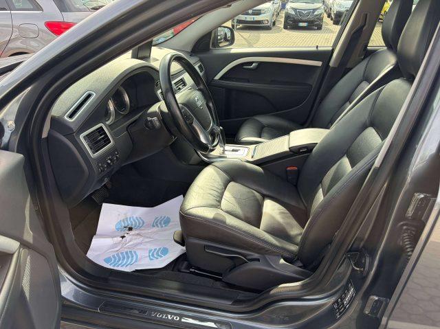 VOLVO V70 V70 III 2.0 d3 Summum geartronic E5