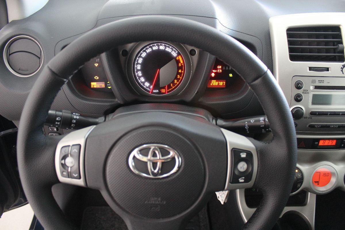 TOYOTA - Urban Cruiser - Cruiser 1.4 D-4D AWD Sol