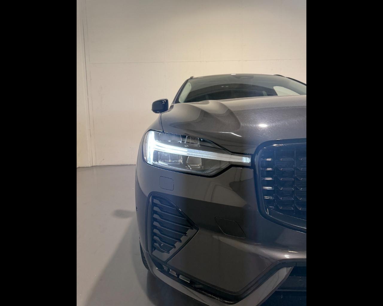 VOLVO XC60 B4 AUTO PLUS DARK