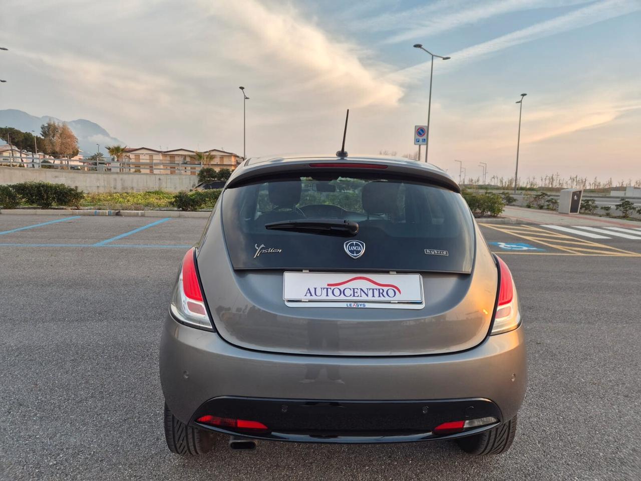 Lancia Ypsilon 1.0 FireFly 5 porte S&S Hybrid Ecochic Gold