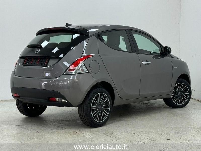 Lancia Ypsilon 1.0 FireFly 5 porte S&S Hybrid Oro