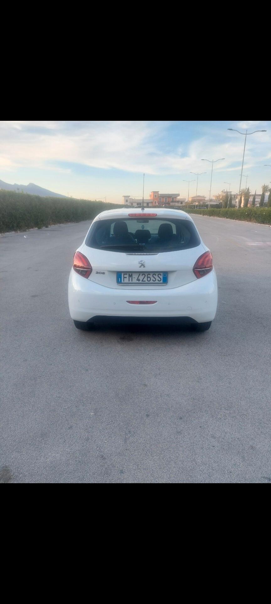 Peugeot 208 PureTech 82 5p. GPL Active