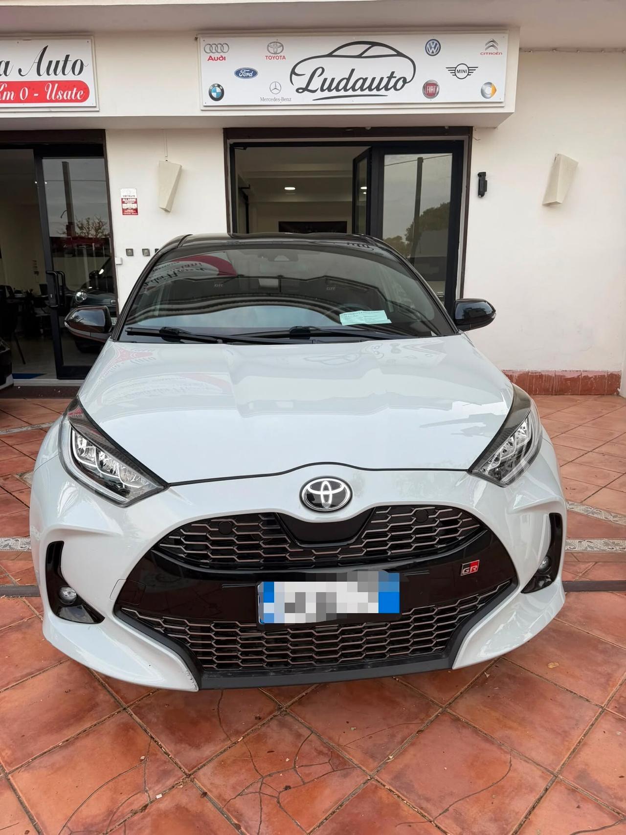 Toyota Yaris 1.5 Hybrid 5 porte GR Sport