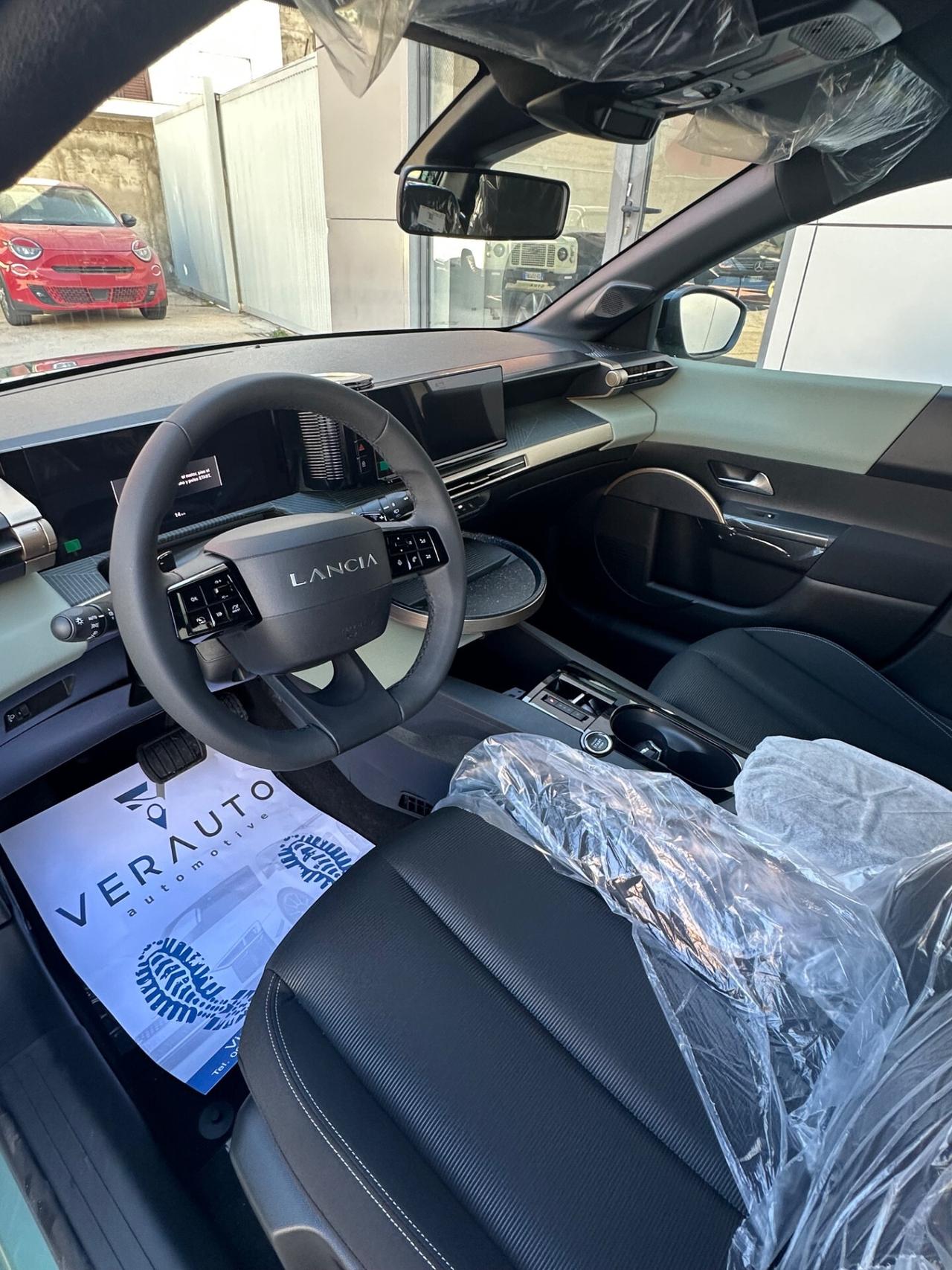 Lancia Ypsilon 1.2 mhev e-dct possibilità noleggio no scoring