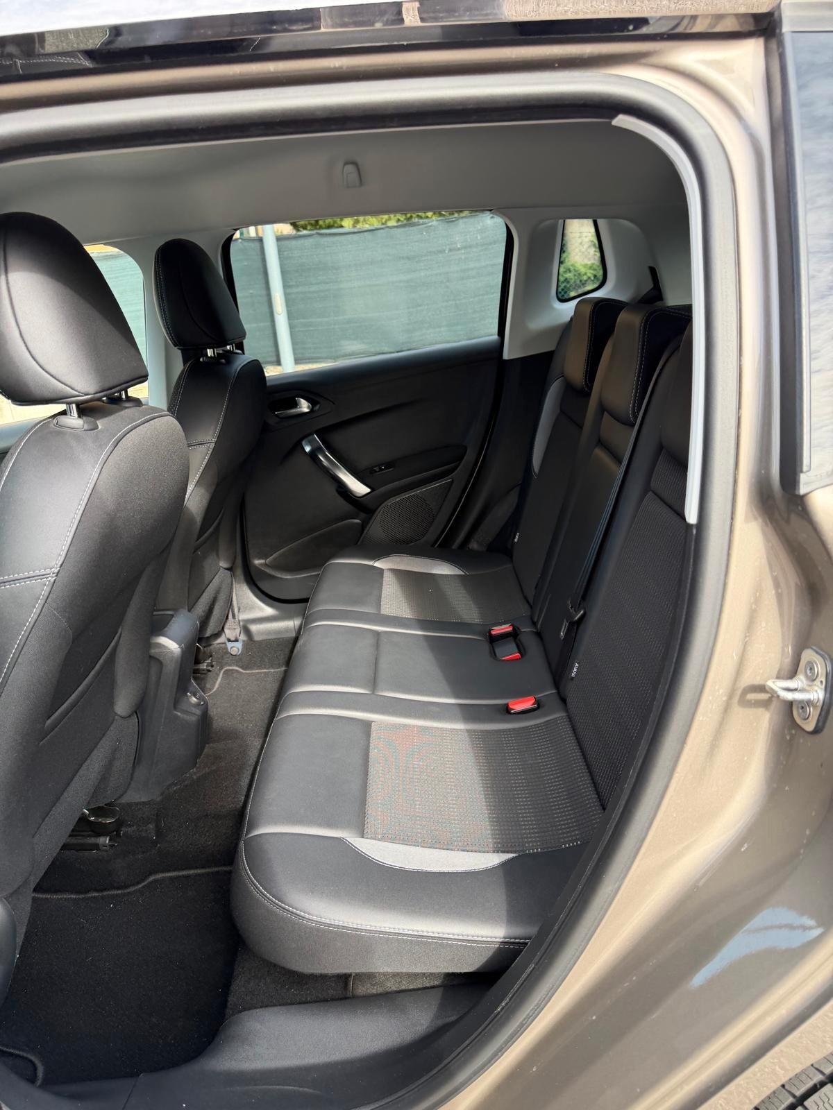 Peugeot 2008 1.6 - NEOPATENTATI - 12 MESI DI GARANZIA -