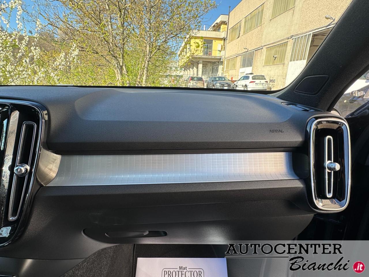 Volvo XC40 2.0 b4 awd Momentum