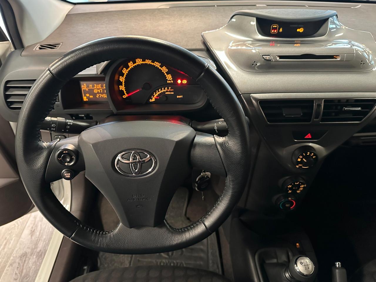 Toyota iQ 1.0 Sol