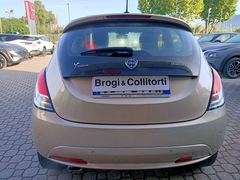 Lancia Ypsilon 1.0 firefly hybrid Gold s&s 70cv 5 Porte 1.0 FireFly Hybrid 70cv Gold S&S