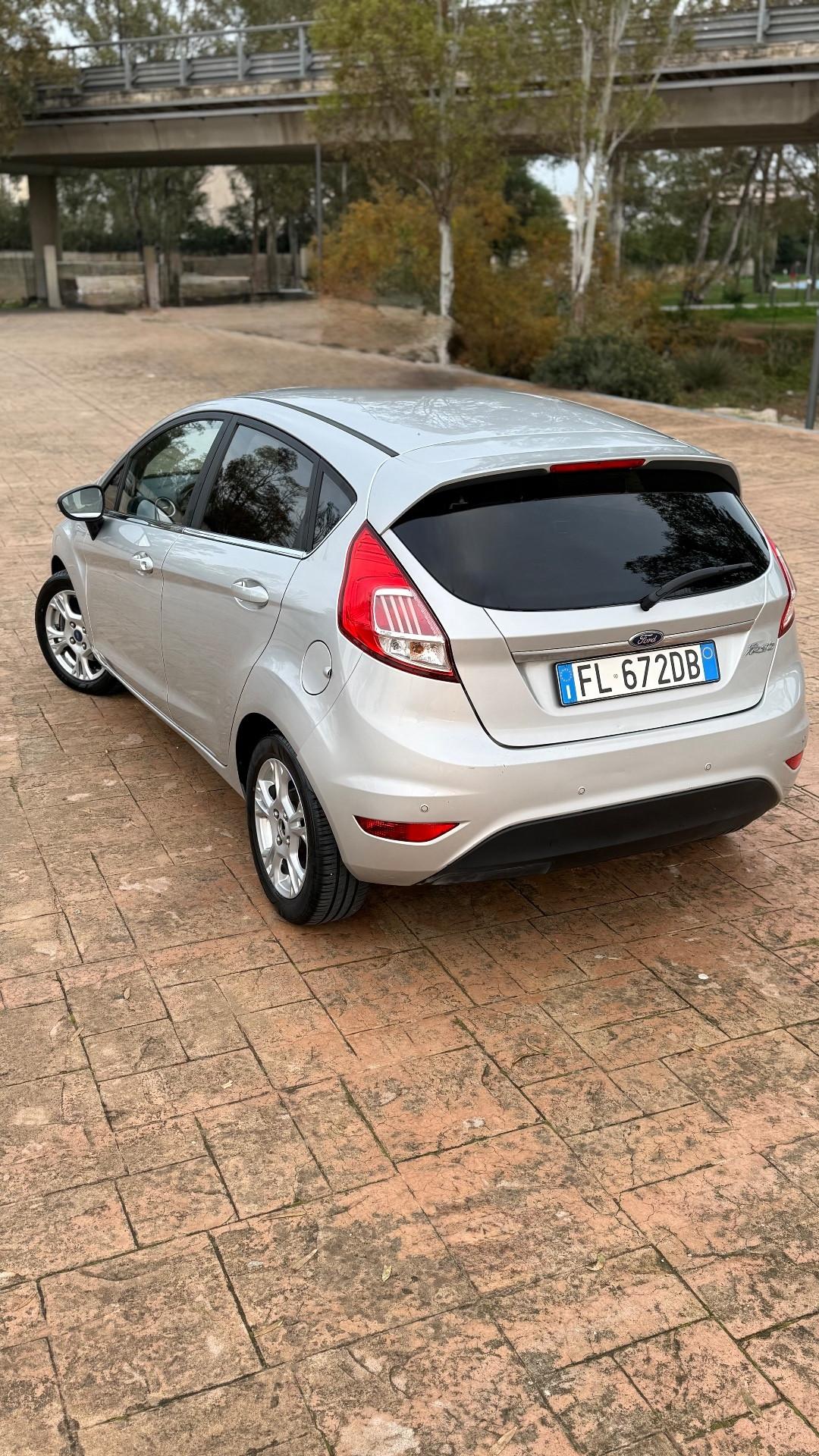 Ford Fiesta 1.5 TDCi 75CV 5 porte Titanium