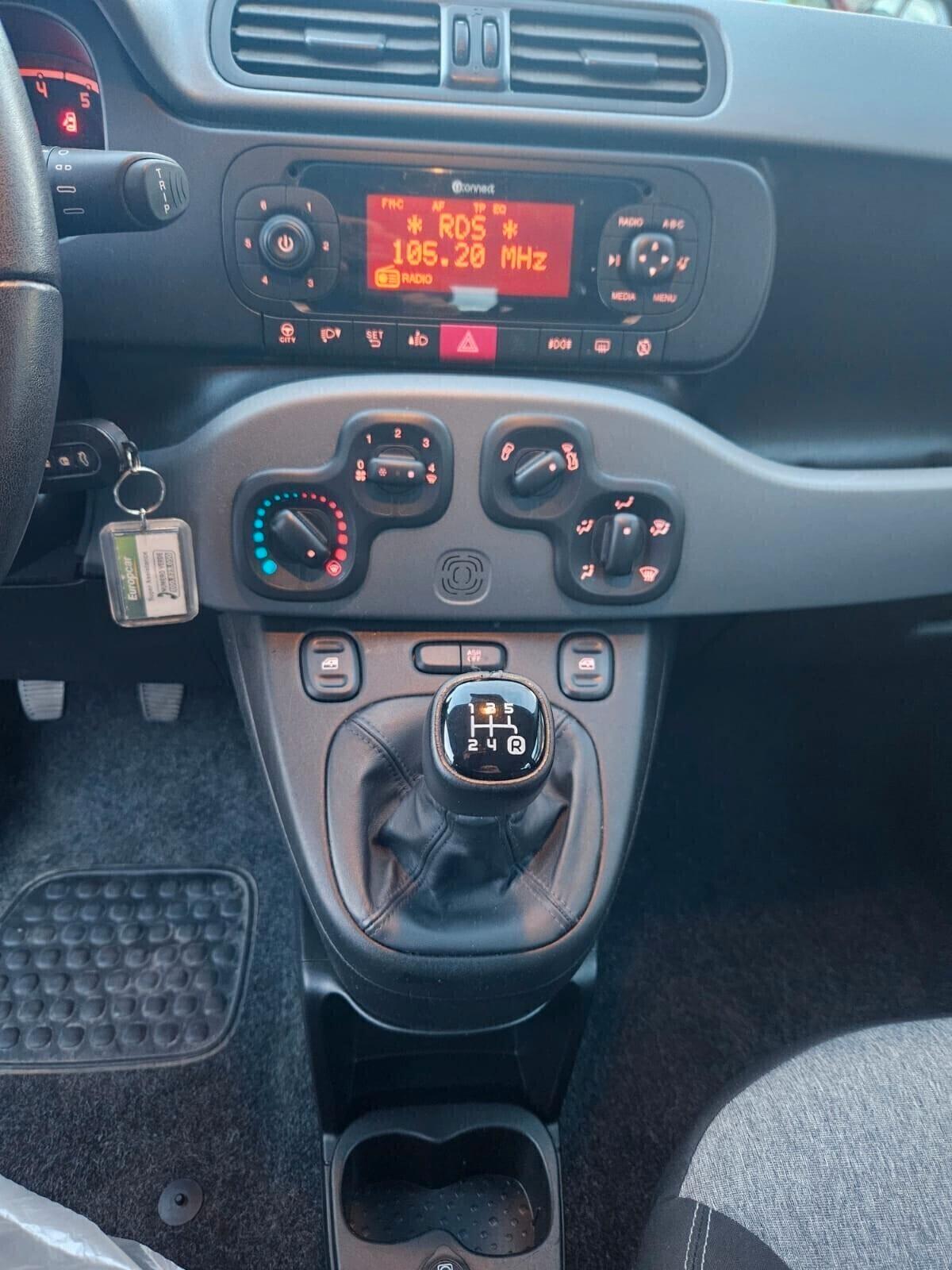 FIAT PANDA 1.2 LOUNGE 69cv tua a 149 € al mese