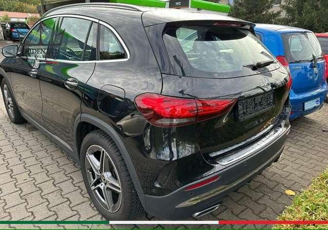 Mercedes-Benz GLA 200 Premium auto