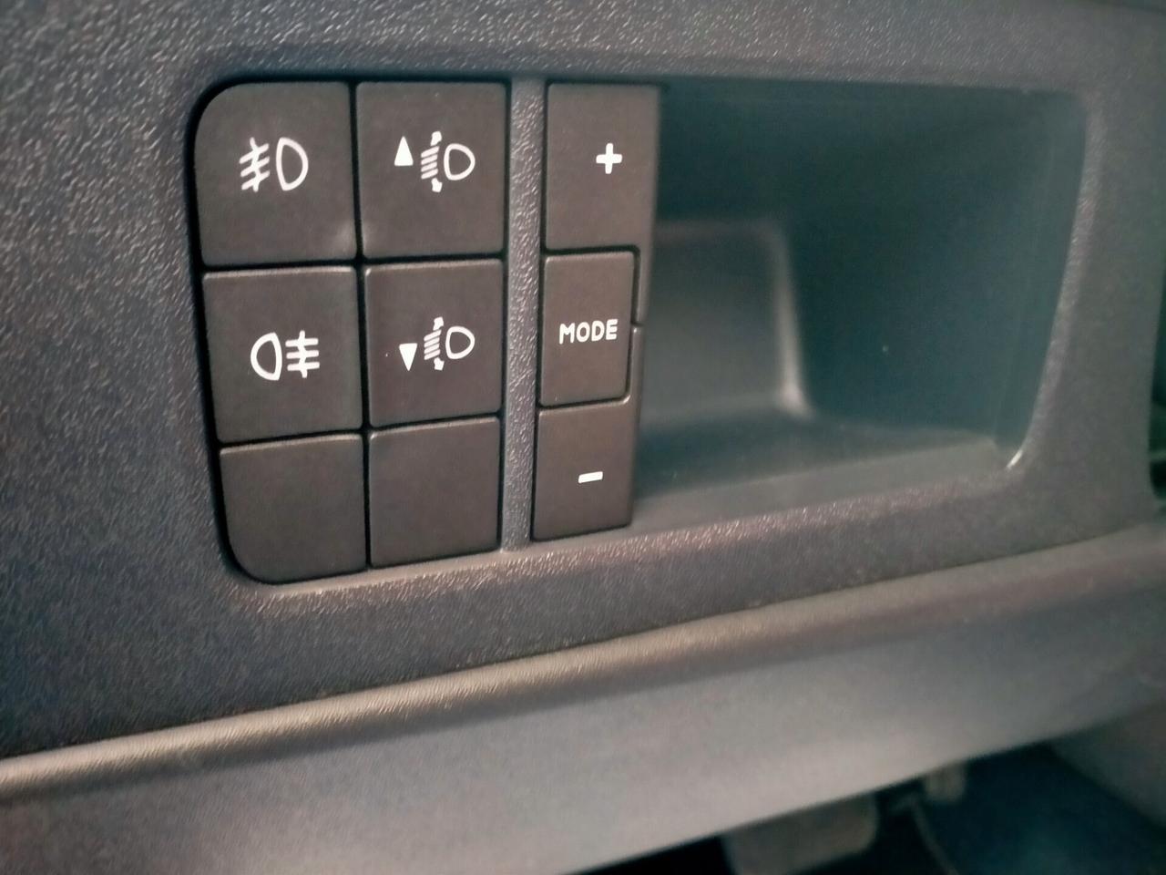 Lancia MUSA 1.4 16V AUTOMATIK "UNICA" POLTRONA FRAU TETTO PAN. NAVI SEDILI RISC.