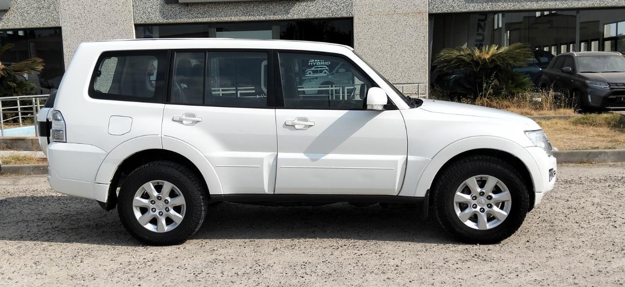 Mitsubishi Pajero 5 Porte Pajero 3.2 cr Intense 200cv 5p
