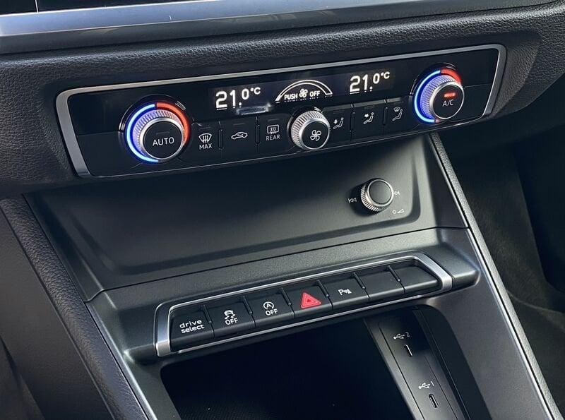 Audi Q3 SPB S Line interno ed esterno 2.0 TDI 150CV S-Tronic 35