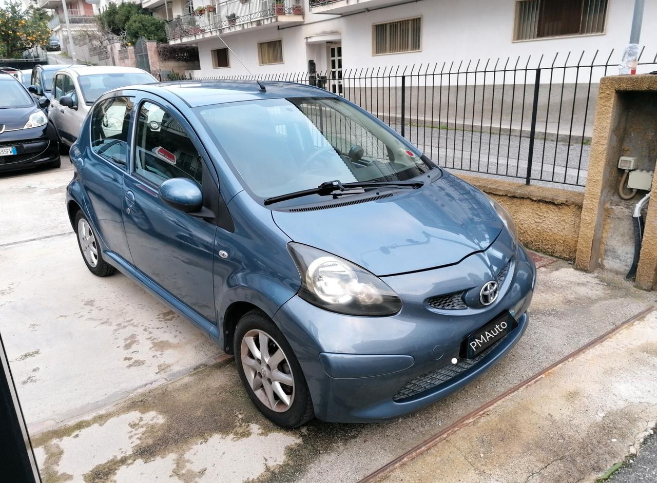 Toyota Aygo 1.0 12V VVT-i 5 porte Sol