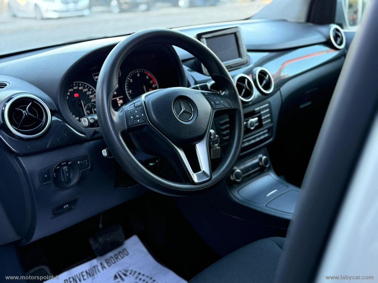 MERCEDES-BENZ B 180 d Automatic Business