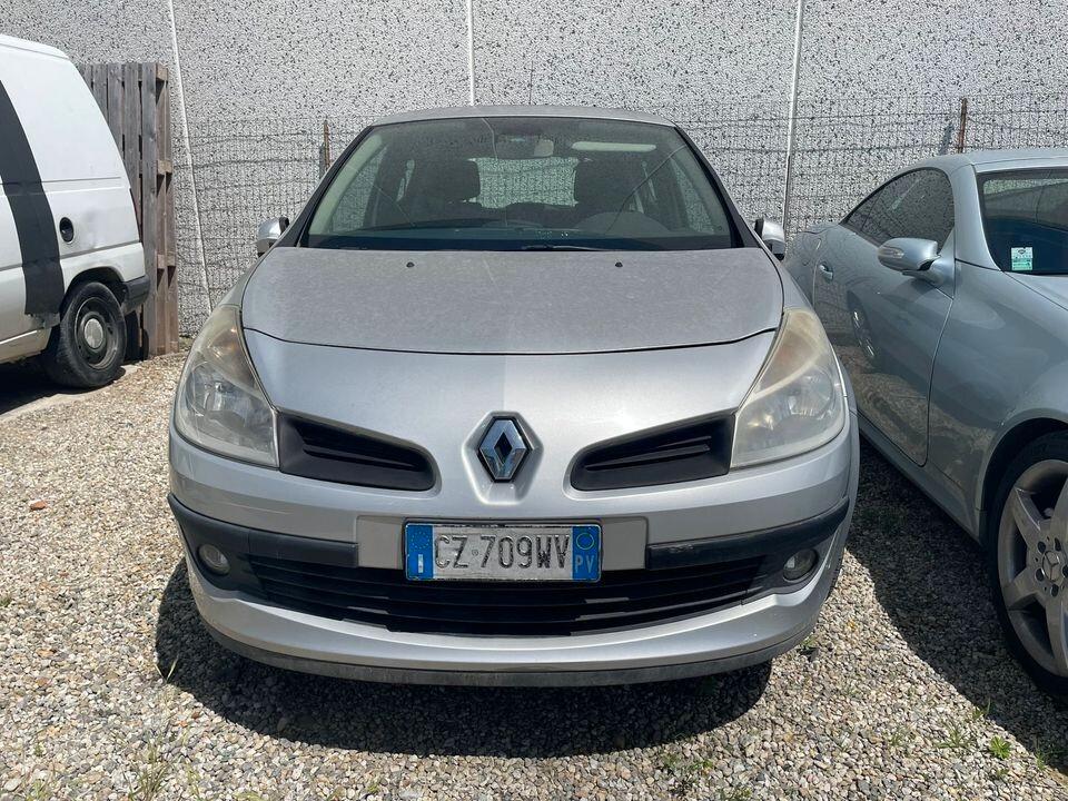 Renault Clio 1.5 dCi 85CV 3 porte VENDITA RICAMBI USATI