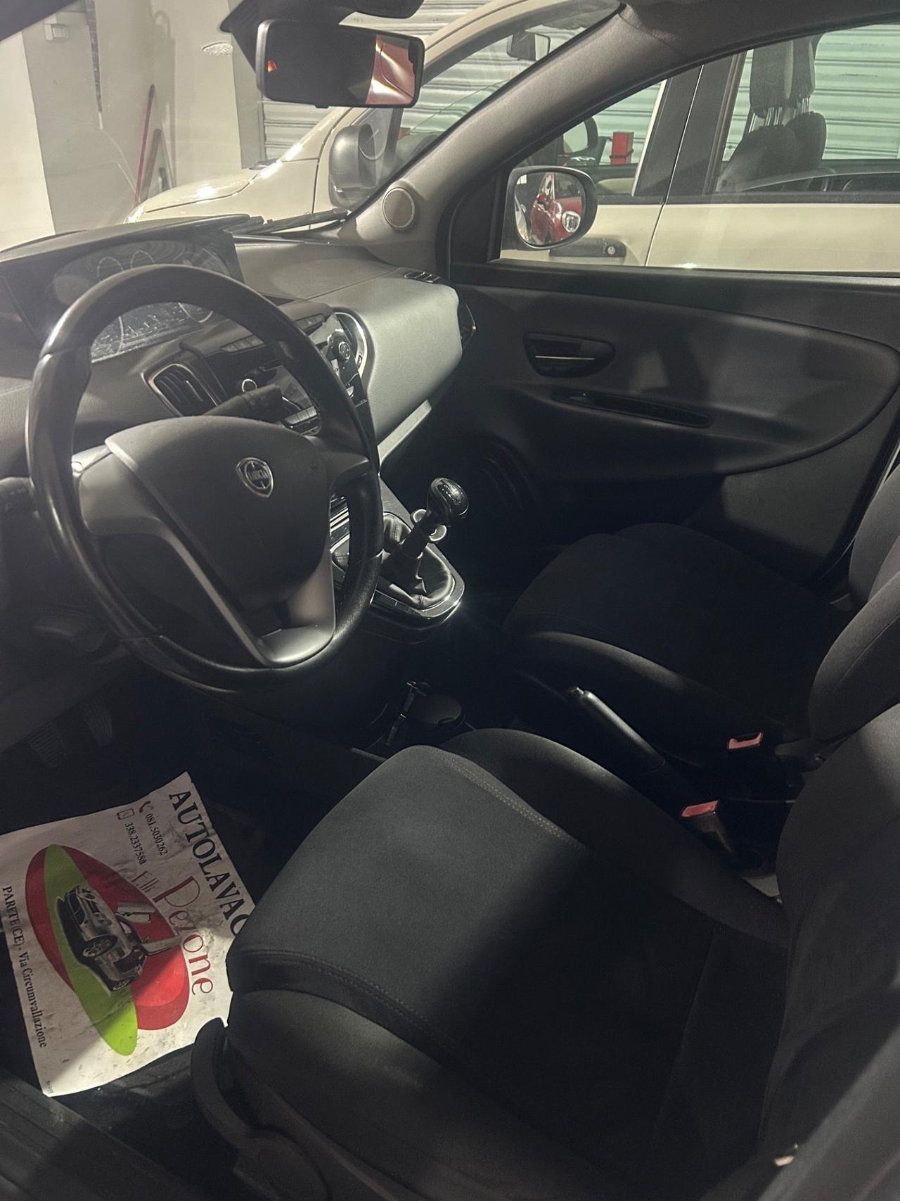 Lancia Ypsilon 1.2 69 CV 5 porte GPL