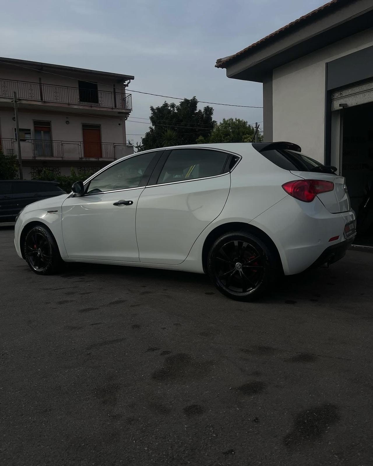 Alfa Romeo Giulietta 1.6 JTDm-2 105 CV Distinctive