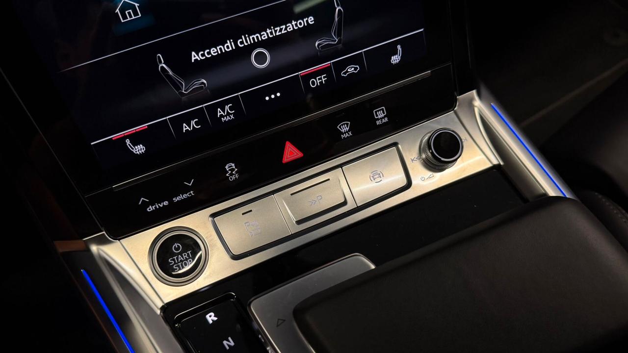 Audi Q8 e-tron SPB 55 quattro S line edition