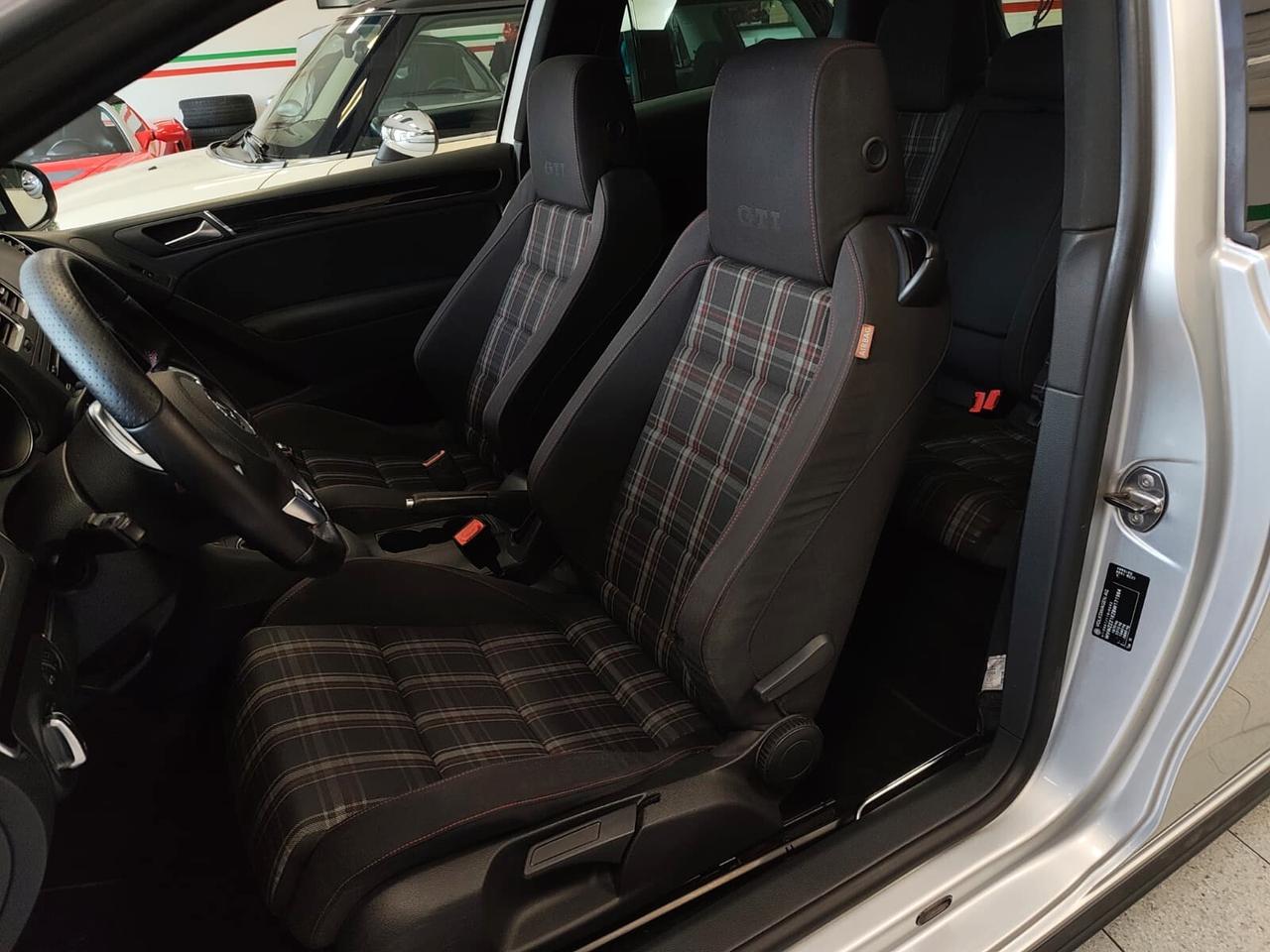 Volkswagen Golf GTI 2.0 TSI MANUALE