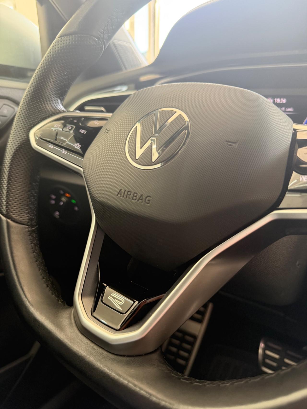 VW T-Roc 2.0 TDI SCR 150 CV DSG R-Line FINANZIABILE