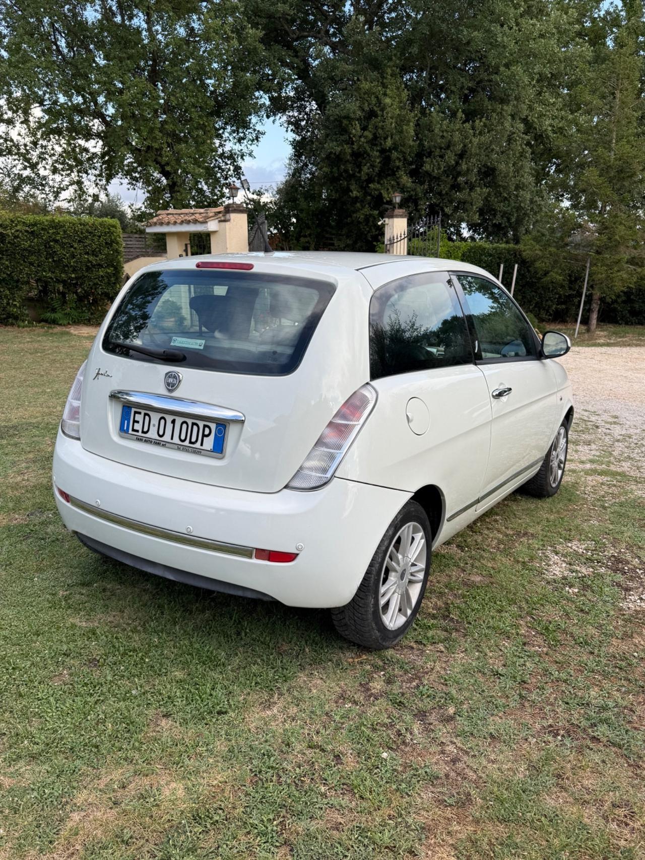 Lancia Ypsilon 1.2 69 CV Diva euro 5