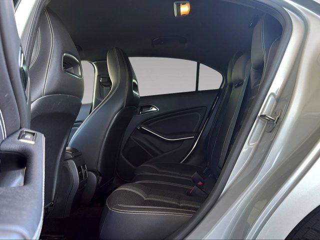 MERCEDES-BENZ A 200 D Urban 4 Matic
